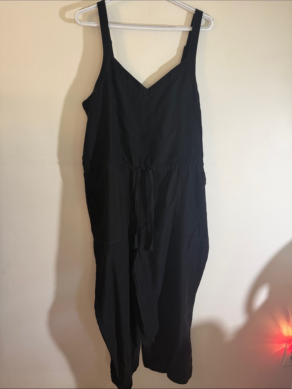 Old Navy Black Sleeveless V-Neck Jumpsuit with Tie Waist- POCKETS